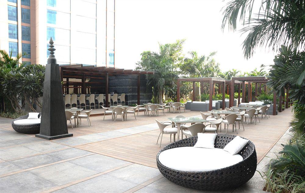 JW Marriott Hotel Bengaluru Bagian luar foto